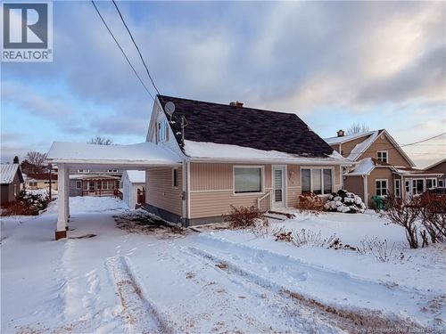 319 Goderich St, Dalhousie, NB, E8C1T8 | Card Image