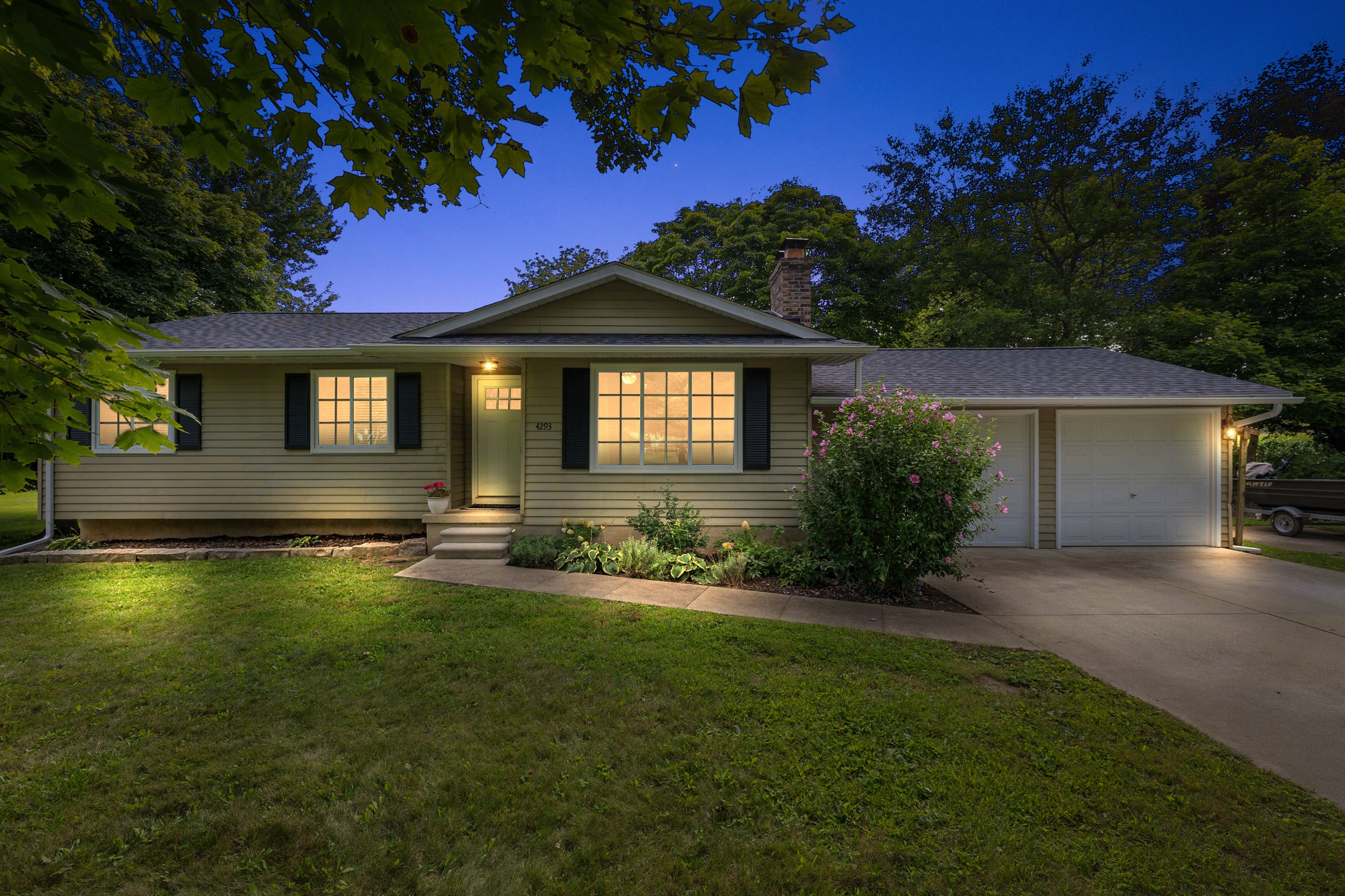 Lapeer St, Columbiaville, MI 48421