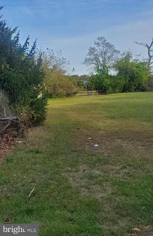 558 Gershal Ave, Elmer, NJ, 08318-4227 | Card Image