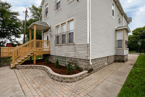 g-447 W 81st St, Chicago, IL, 60620-1740 | Card Image