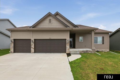 5216 Sheridan Rd, Papillion, NE, 68133-2698 | Card Image
