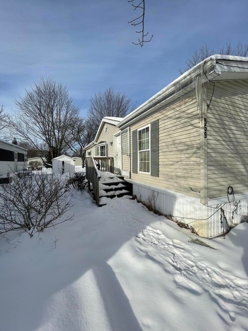 559 Triann Dr Se, Grand Rapids, MI, 49548-6825 | Card Image