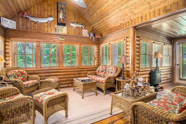 025__90a6521_69 | Image 19