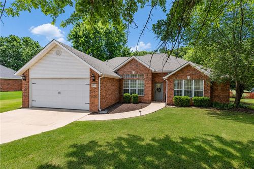 612 Whitcliff Dr, Cave Springs, AR, 72718-8417 | Card Image