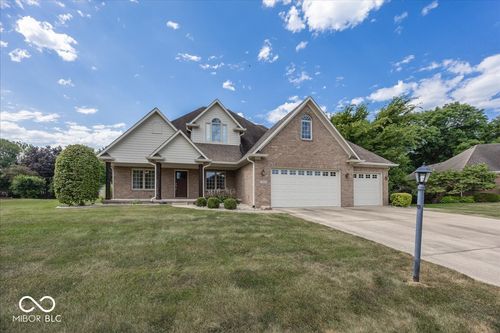 7082 Bitternut Ln, Plainfield, IN, 46168-8697 | Card Image