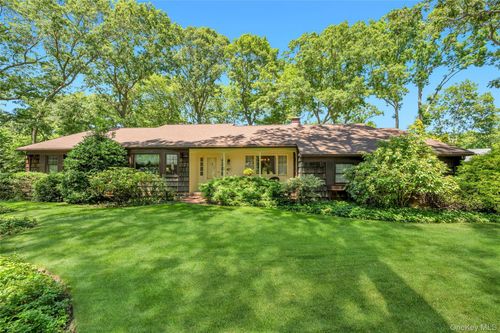34 Daly Ct, Riverhead, NY, 11901-2345 | Card Image