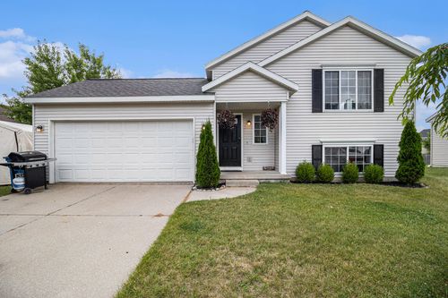 613 Silver Birch St, Howard City, MI, 49329-8665 | Card Image