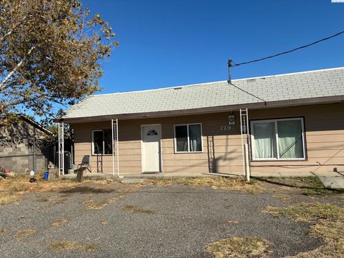 719 S Gum St, Kennewick, WA, 99336-5820 | Card Image
