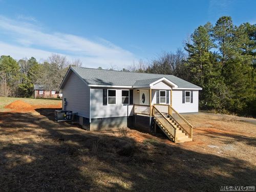 569 Gaulding Rd, La Crosse, VA, 23950-2702 | Card Image