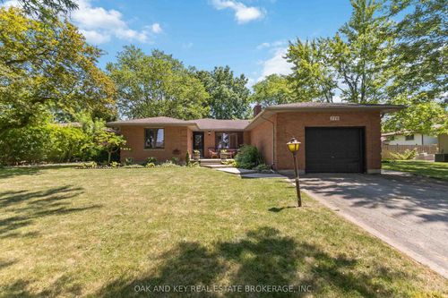 770 Galloway Cres, London, ON, N6J2Y7 | Card Image