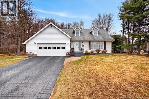33 Winslow St, Miramichi, NB, E1N2Y2 | Card Image