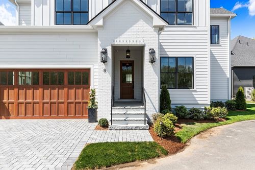 8-8 Common Ct, Lexington, MA, 02421-6137 | Card Image
