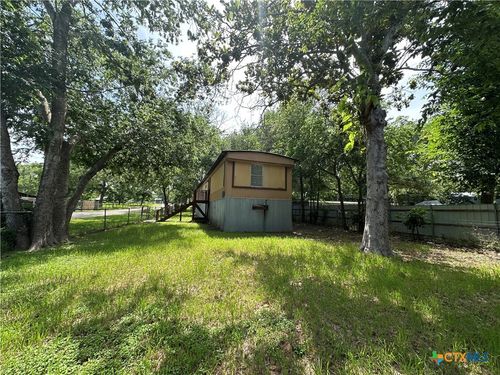 311 Meadow Lake Dr, Seguin, TX, 78155-9206 | Card Image
