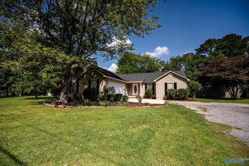 370 Center Springs Rd, Somerville, AL, 35670-4212 | Card Image