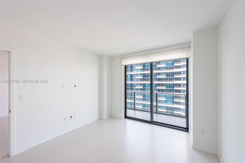4709-1300 S Miami Ave, Miami, FL, 33130-4498 | Card Image