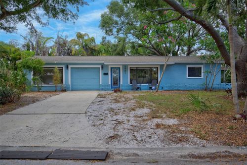 2901 70th St N, St Petersburg, FL, 33710-3055 | Card Image
