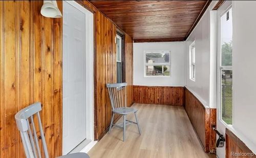 7528 Studebaker Ave, Warren, MI, 48091-3036 | Card Image