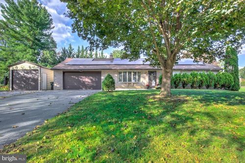 912 Perry Rd, LITITZ, PA, 17543-8942 | Card Image