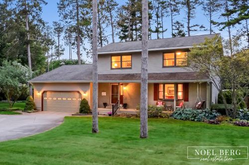 17218 Timber Dunes Dr, Grand Haven, MI, 49417-8834 | Card Image