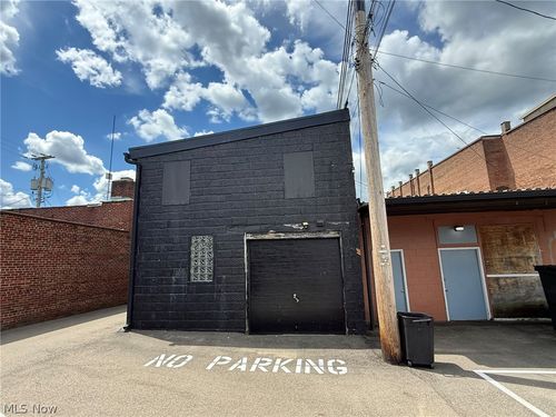 rear-146 Ashwood Ln Nw, New Philadelphia, OH, 44663-2650 | Card Image