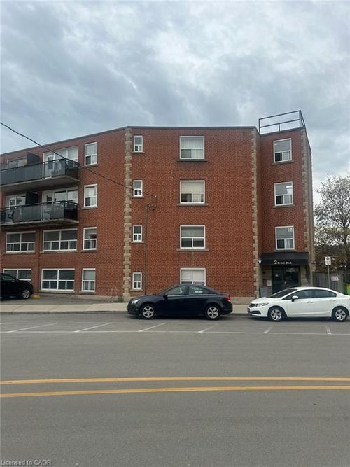 8-2 Grant Boulevard, Hamilton, ON, L9H4L4 | Card Image