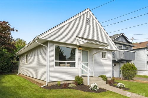 724 N 104th St, Seattle, WA, 98133-9212 | Card Image