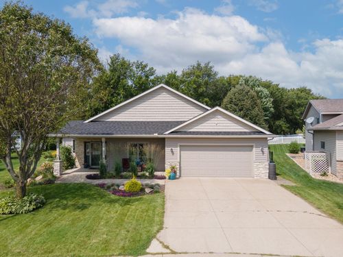 255 Golden Bear Ln, Zumbrota, MN, 55992-5182 | Card Image