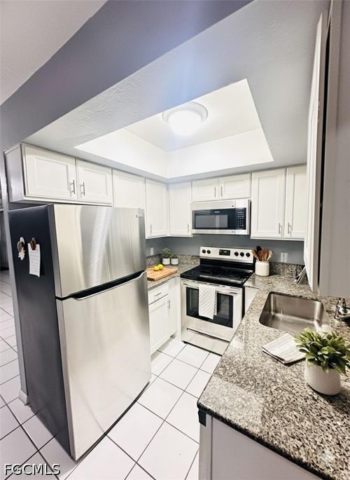 5256 Coronado Pkwy, NAPLES, FL, 34116-6852 | Card Image
