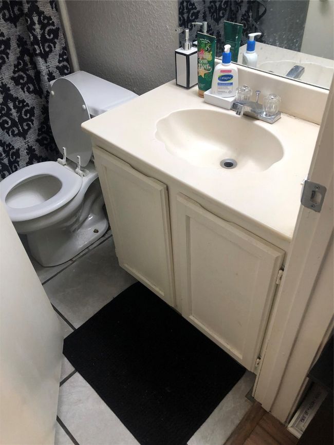 This is the bathroom. | Image 6
