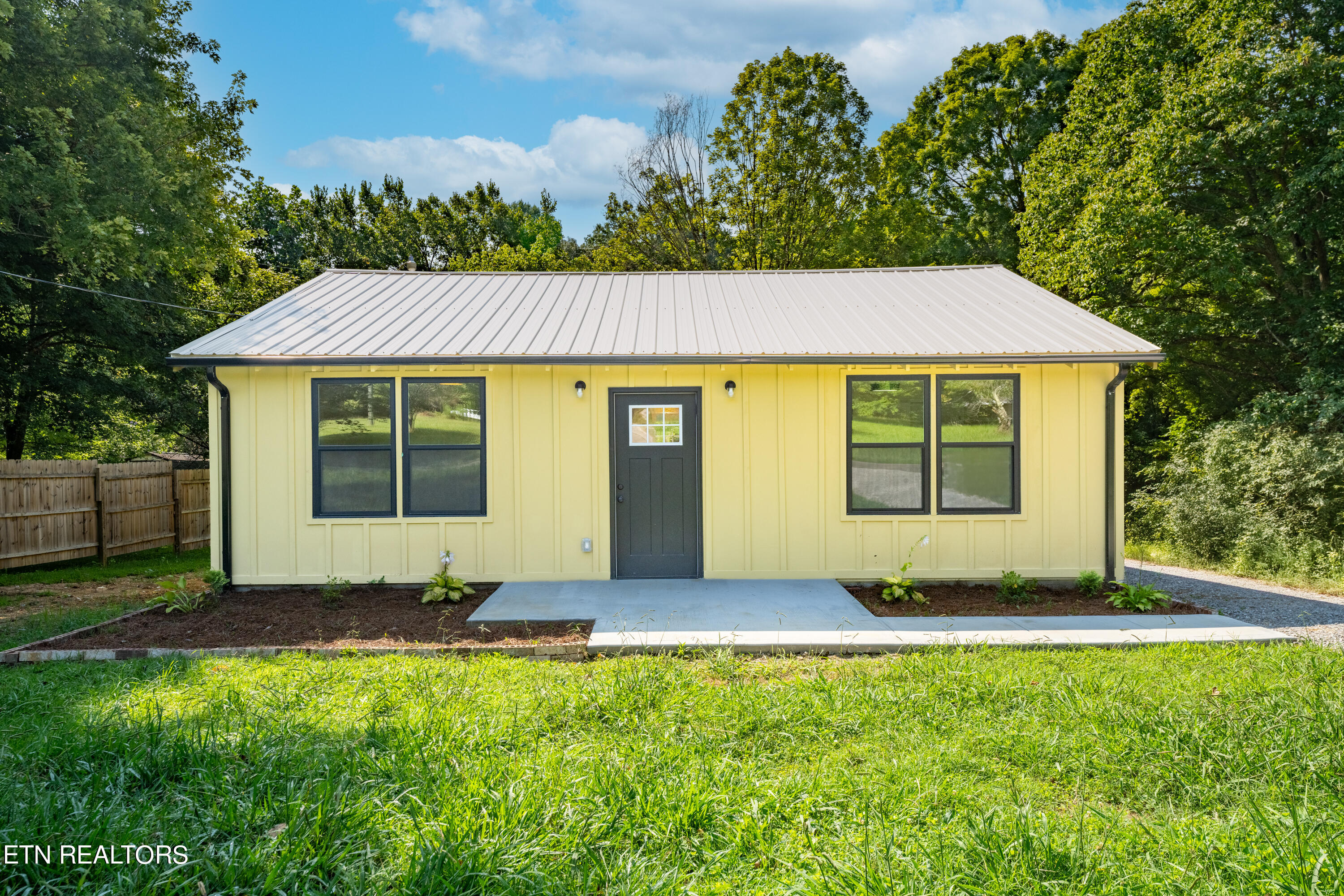 Atkins Rd, Knoxville, TN 37918