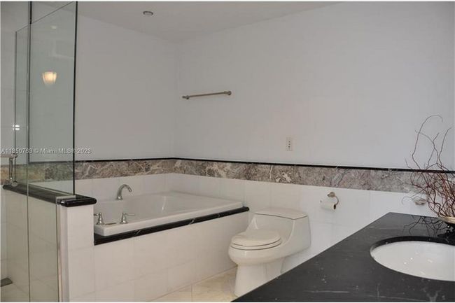 APT-2413 - 540 West Ave, Condo with 1 bedrooms, 1 bathrooms and null parking in Miami Beach FL | Image 5