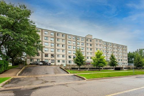 409-18 Holborn Crt, Kitchener, ON, N2A4A1 | Card Image