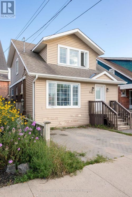 583 Wyld St, North Bay, ON, P1B1Z8 | Card Image