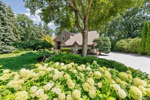 55138 Lordona Ln, Shelby Township, MI, 48315-1067 | Card Image