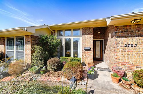 2705 Country Pl, Carrollton, TX, 75006-4716 | Card Image