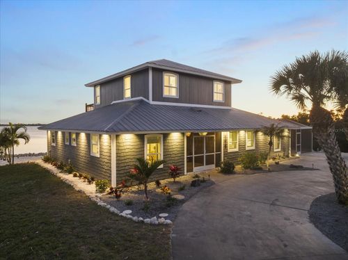 949 Suncrest Ln, ENGLEWOOD, FL, 34223-2885 | Card Image