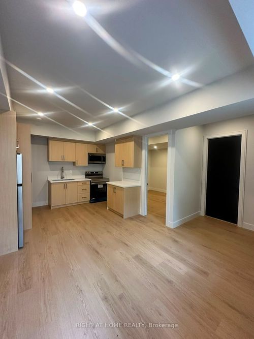 855 Tenth St, Mississauga, ON, L5E1S7 | Card Image