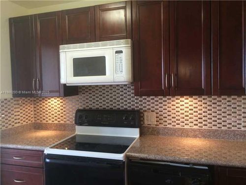 apt-901-2025 Ne 164th St, North Miami Beach, FL, 33162-4108 | Card Image