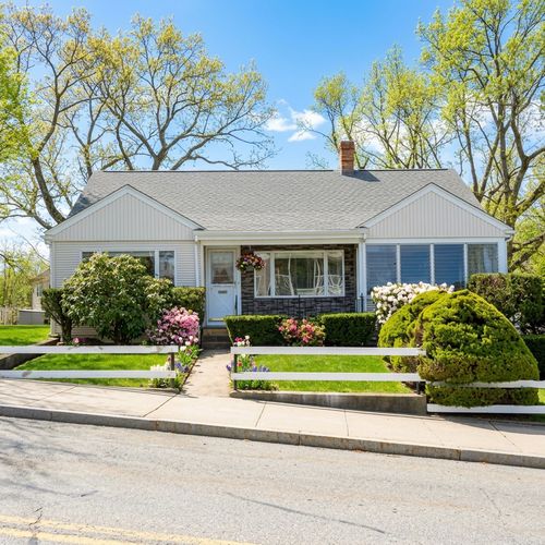 479 Logee St, Woonsocket, RI, 02895-5949 | Card Image
