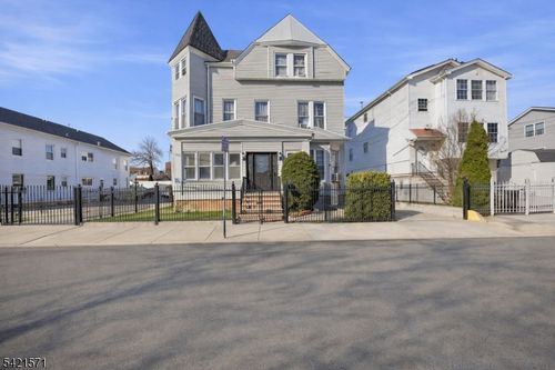 13 May St, Newark, NJ, 07104-3012 | Card Image