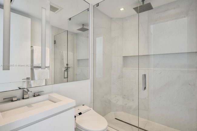 APT-606 - 100 S Pointe Dr, Condo with 3 bedrooms, 5 bathrooms and null parking in Miami Beach FL | Image 20