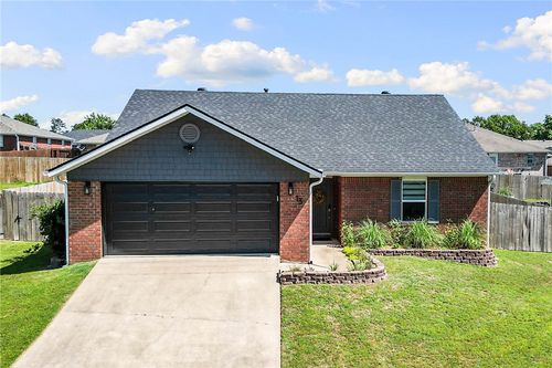 13 Greenridge Ln, Bentonville, AR, 72712-5276 | Card Image