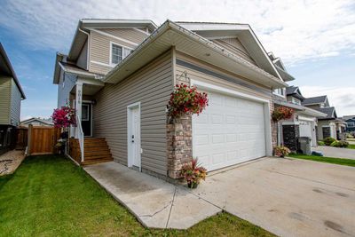 8918 94 Ave, House detached with 3 bedrooms, 2 bathrooms and 4 parking in Grande Prairie AB | Image 1