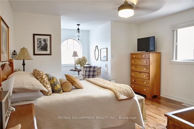 1 - 195 Wilson St W, House other with 2 bedrooms, 4 bathrooms and 2 parking in Ancaster ON | Image 20