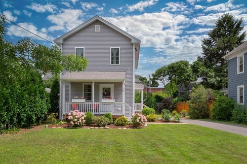 11 Orchard St, Northampton, MA, 01060-2324 | Card Image