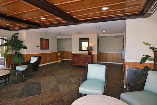 Front Lobby & Mailbox | Image 42