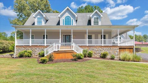 1157 Lakeland Pines Dr, Moneta, VA, 24121-5788 | Card Image