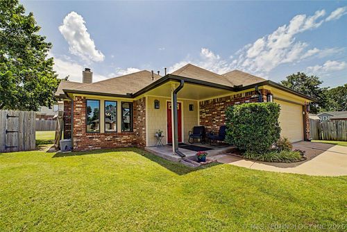 13030 E 77th Ct N, Owasso, OK, 74055-7124 | Card Image