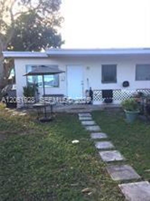 b-3477 Ne 13th Ave, Oakland Park, FL, 33334-4529 | Card Image