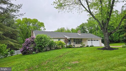 10092 Mount Zion Rd, GLEN ROCK, PA, 17327-8421 | Card Image